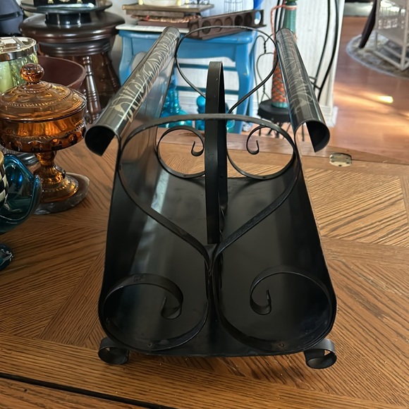 Vintage Black Metal Toleware Magazine Rack with Painted Pheasants - Picture 4 of 8